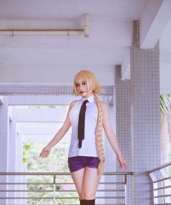 圣女贞德完全攻略（尽揽圣女贞德的一生传奇，从游戏中体验她的辉煌与困境）-第3张图片-游趣乐园