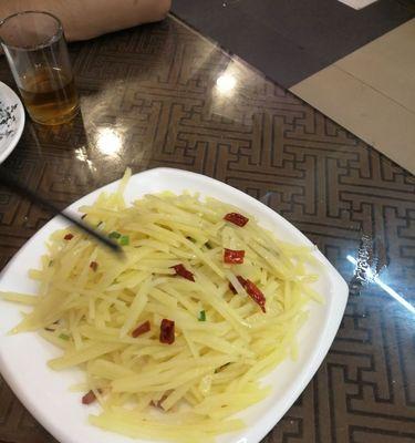 追寻红颜师傅的独特魅力（细数红颜师傅的攻略技巧，助你成为一位出色的玩家）-第3张图片-游趣乐园